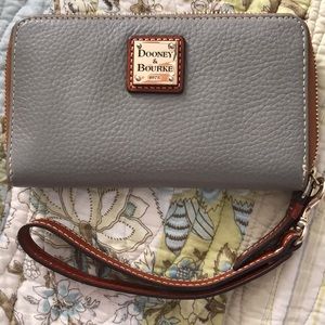 Dooney & Bourke wristlet wallet